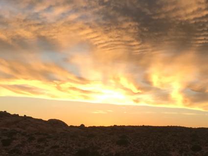 atardecer en montaña despierta